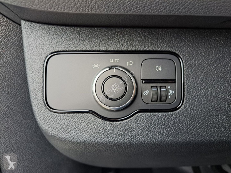 Véhicule utilitaire Mercedes 317 CDI 43 3.5T...