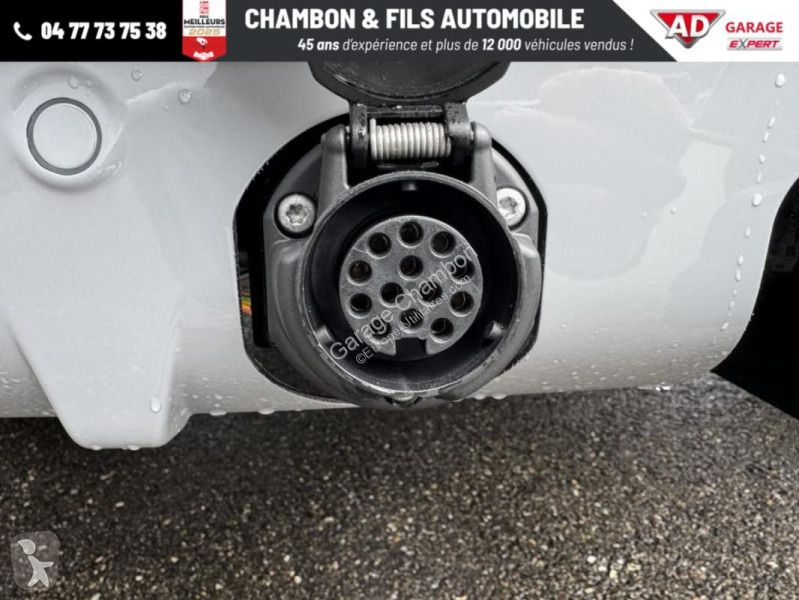 Samochód dostawczy Ford FOURGON 320 L1H1 2.0...