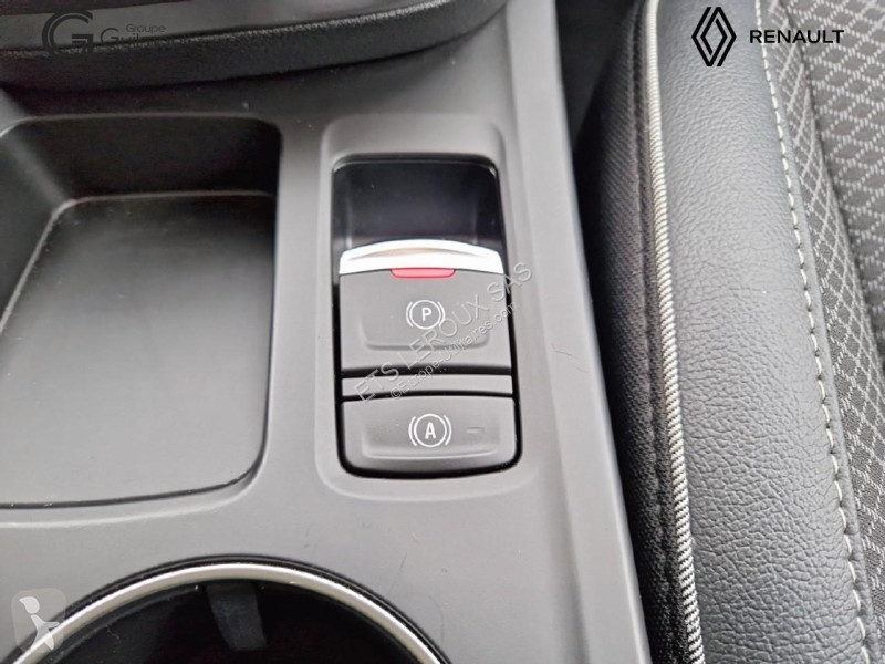 عربة نفعية Renault ARKANA