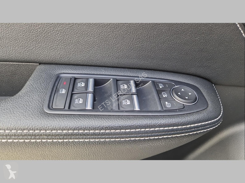 عربة نفعية Renault ARKANA