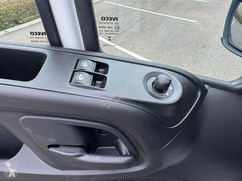 Véhicule utilitaire Iveco 35C18 A8 180CV 3L 5M