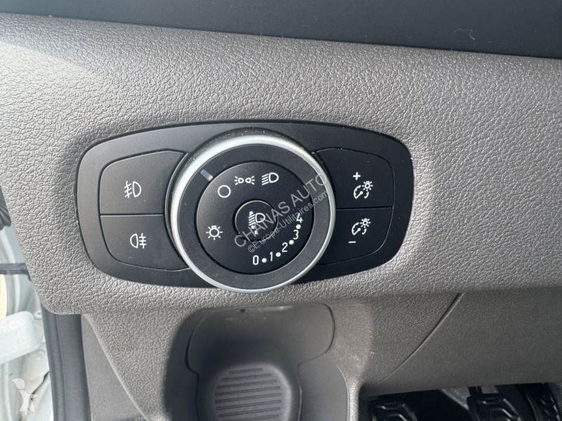 Véhicule utilitaire Ford 320 L1H1 2.0 TDCi 130...