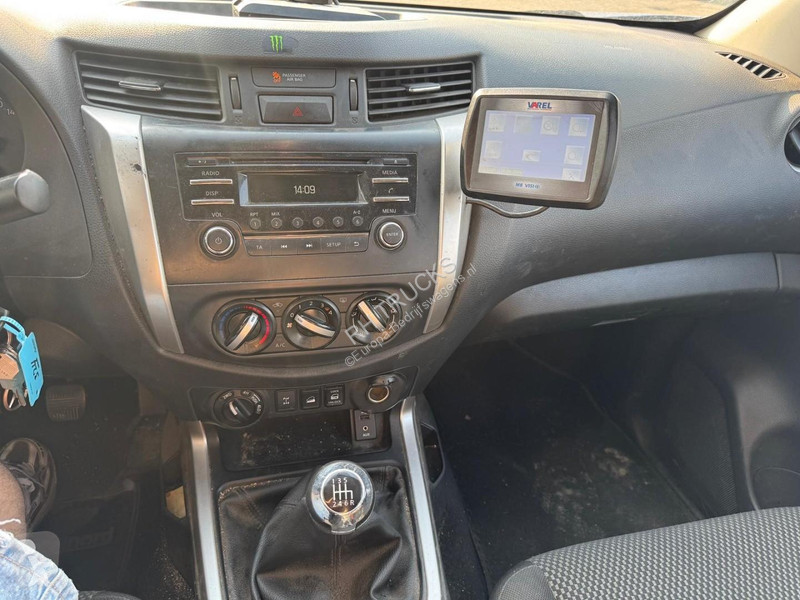 Nissan 4x4 tow truck 1.000 kg + 2x winch +...