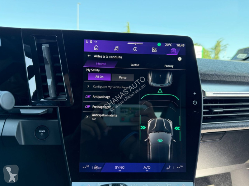 Véhicule utilitaire Renault E-tech 220 ch Techno