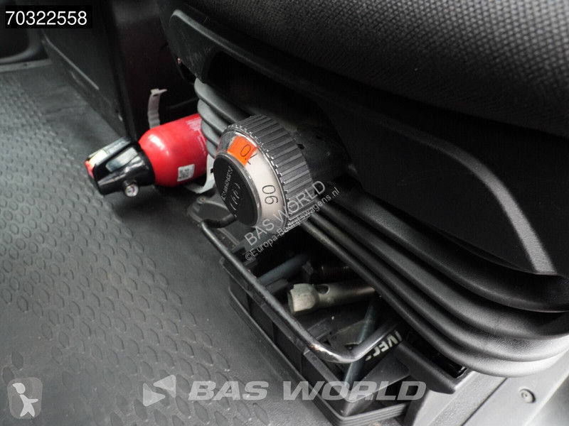 Véhicule utilitaire Iveco 70C18 3.0L Lamberet...