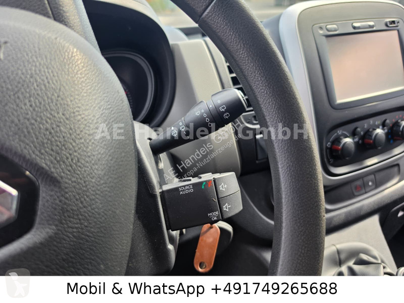 عربة نفعية Renault Combi 9 Sitzer...
