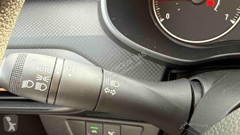Лекотоварен автомобил Dacia SANDERO