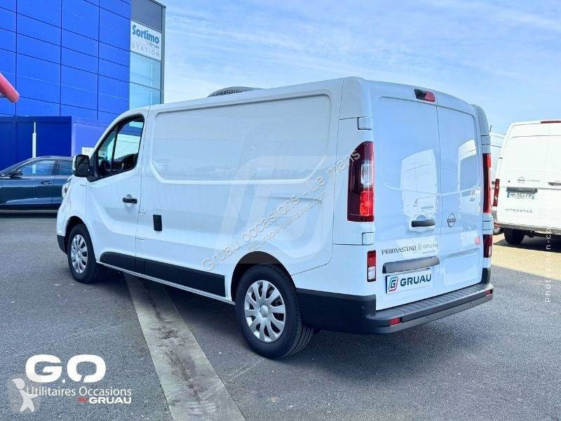 Véhicule utilitaire Nissan