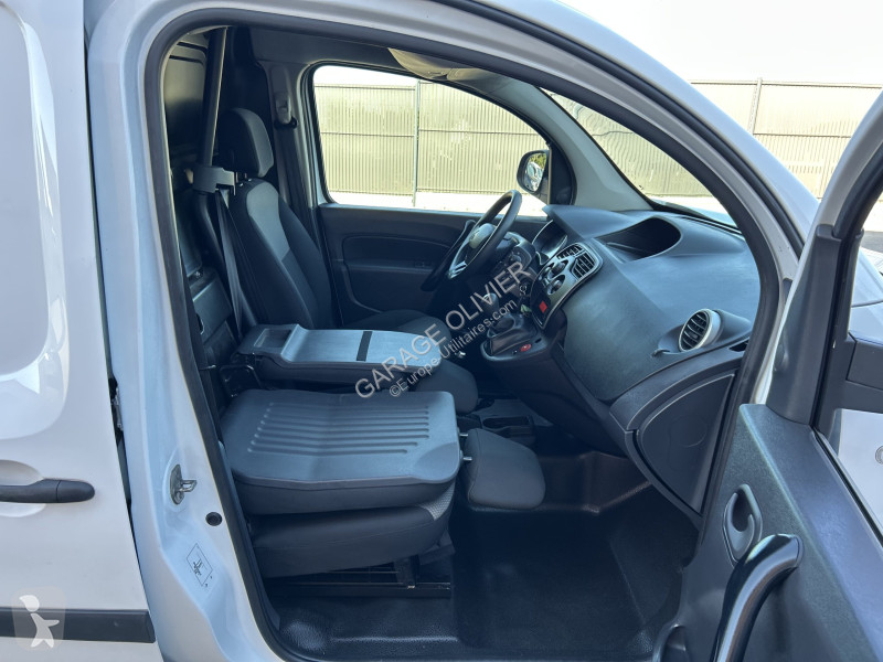 Véhicule utilitaire Renault 1.5 Blue dci 95...