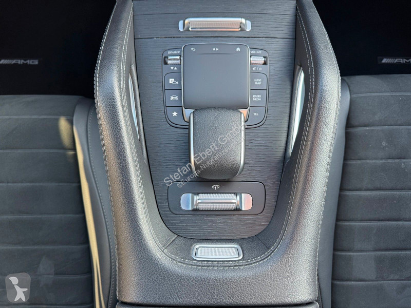 عربة نفعية Mercedes 300 d AMG...