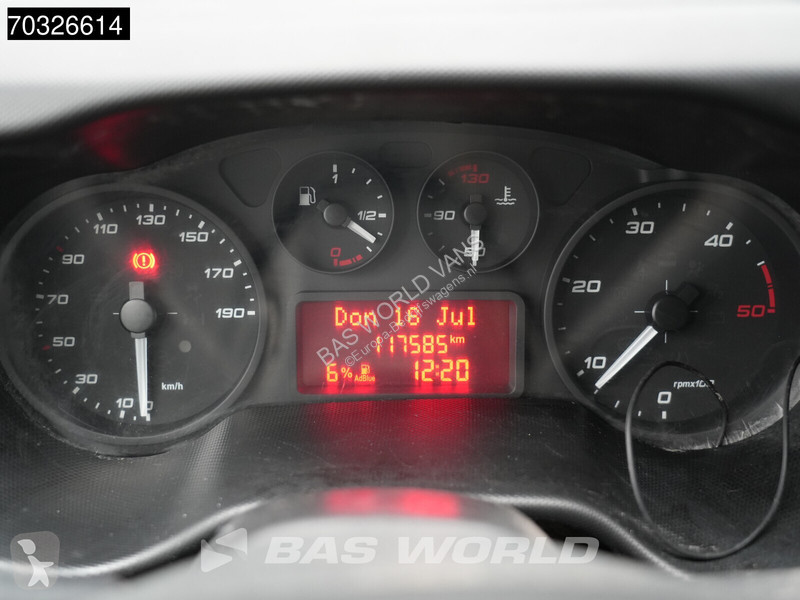 عربة نفعية Iveco 35C18 3.0L Kipper met Kist...