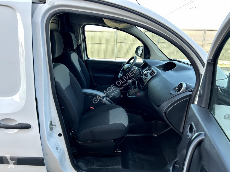 Véhicule utilitaire Renault 1.5 Blue dci 95...