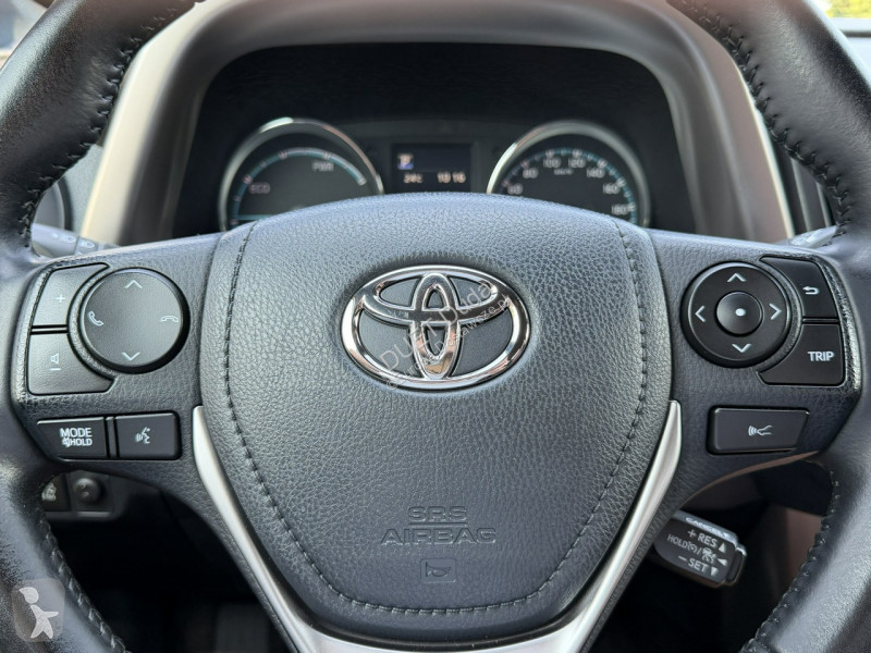 Samochód dostawczy Toyota RAV-4