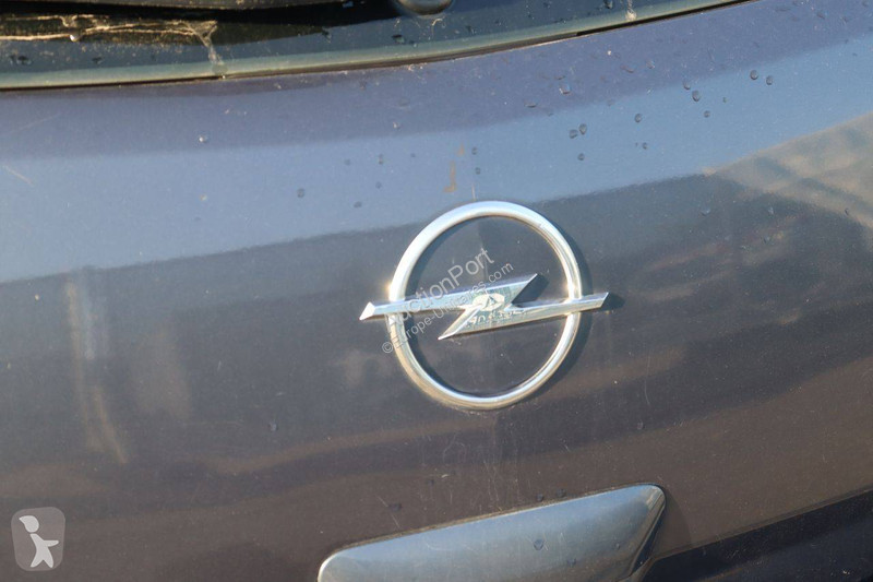 عربة نفعية Opel