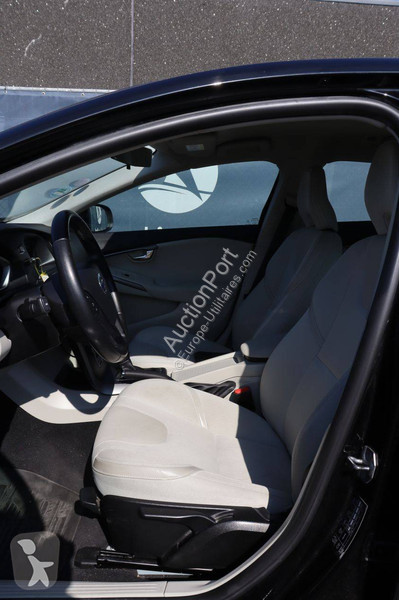 عربة نفعية Volvo
