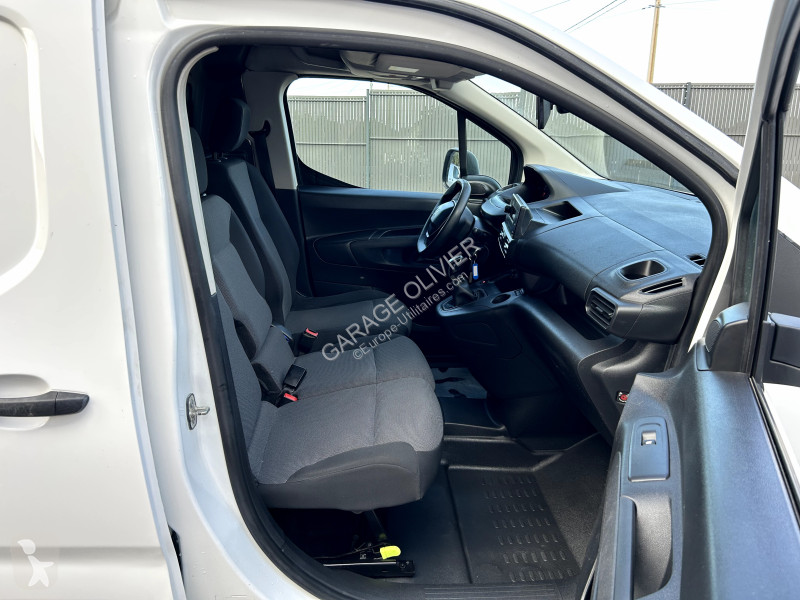 Furgoneta Peugeot Standard 1000KG Bluehdi 100...