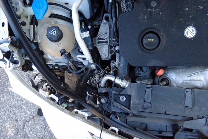 عربة نفعية Peugeot BREAK 1,5 HDI 131