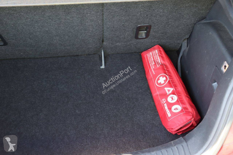 Samochód dostawczy Mazda  2
