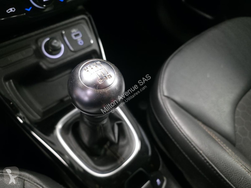 Véhicule utilitaire Jeep 1.3 GSE T4 130 4x2...