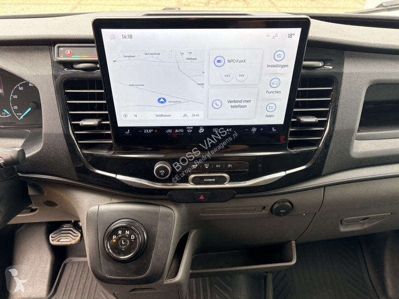 Véhicule utilitaire Ford 68kWh 184PK L3H3 317km...