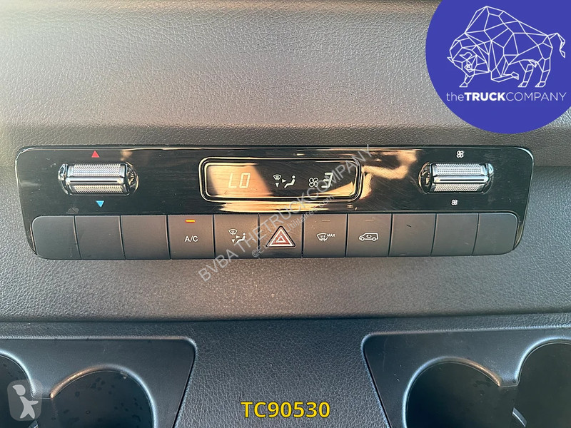 Véhicule utilitaire Mercedes 317 CDI KOFFER MET...