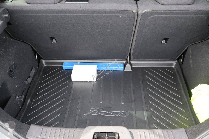 Véhicule utilitaire Ford