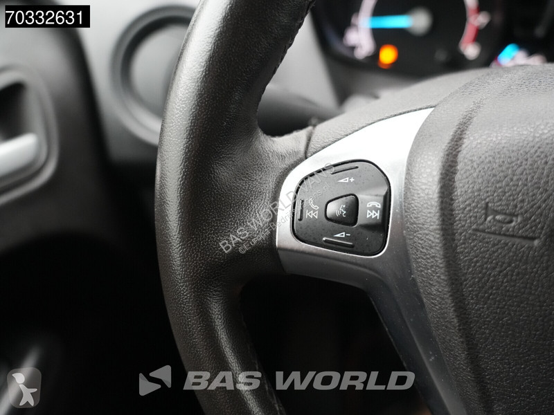 Véhicule utilitaire Ford Courier Benzine L1H1...