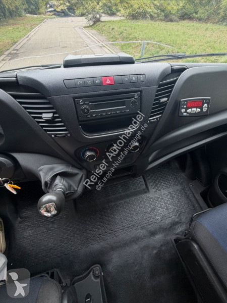 Bedrijfswagen Iveco 35 S 12/13 Kühlkoffer.LBW....