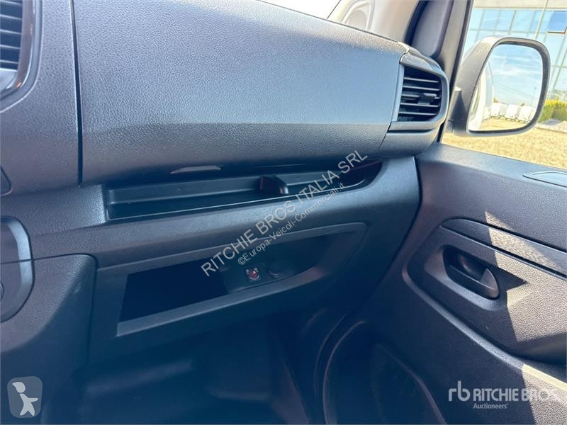 Комерційні автомобілі Opel 1.5