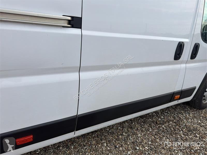 Véhicule utilitaire Opel 2.2