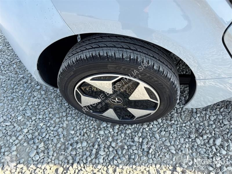 Лекотоварен автомобил  XEV Yoyo