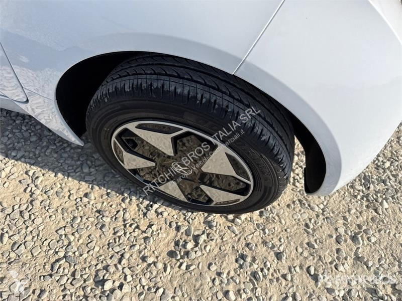 Лекотоварен автомобил  XEV Yoyo