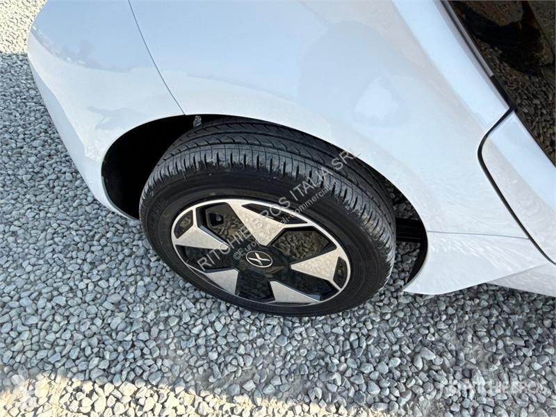 Лекотоварен автомобил  XEV Yoyo