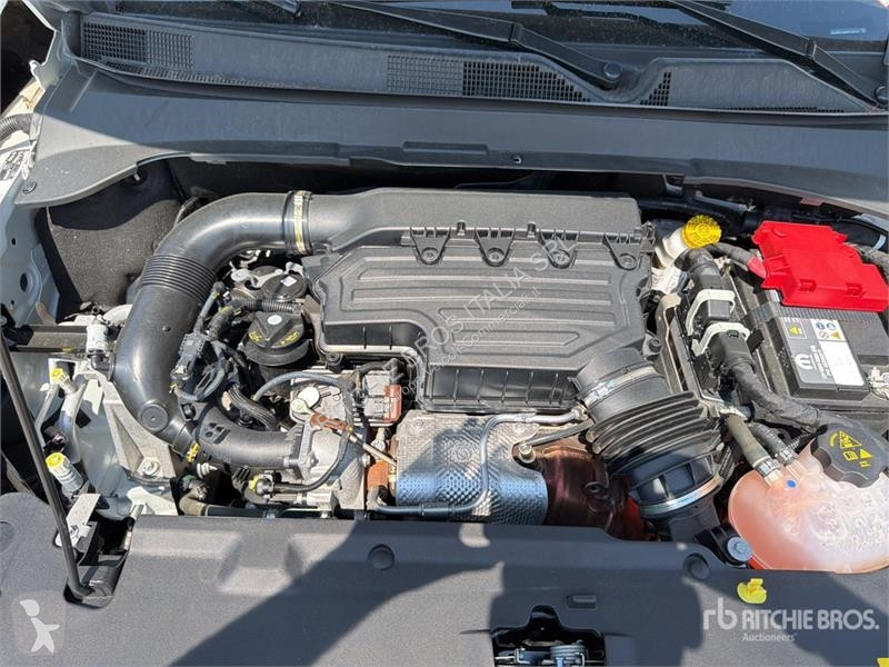 Лекотоварен автомобил Jeep 1.3