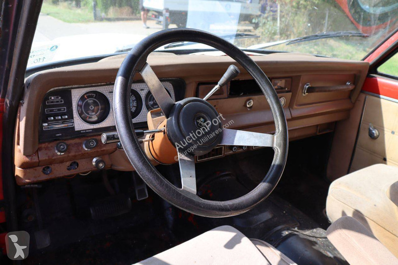 Furgoneta Jeep Chief
