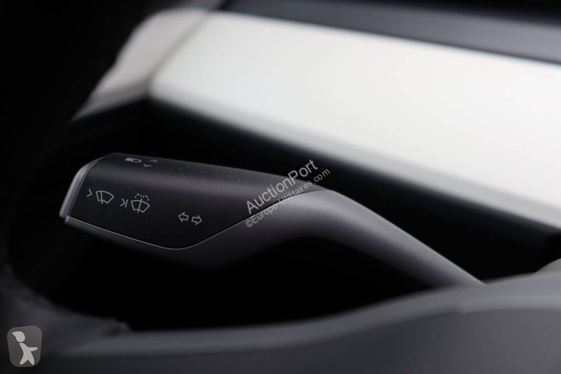 Комерційні автомобілі Tesla