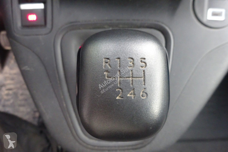 Véhicule utilitaire Peugeot PARTNER 1,5 HDI 120