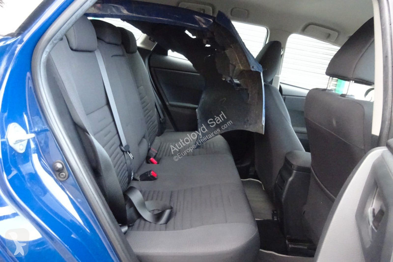 Лекотоварен автомобил Toyota AURIS TOURING 1,8...