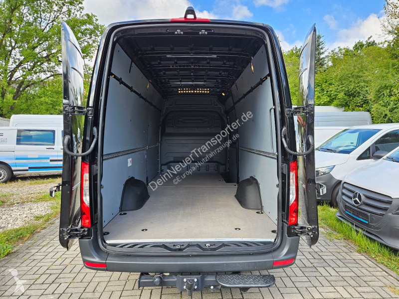 Véhicule utilitaire Mercedes 317 CDI...