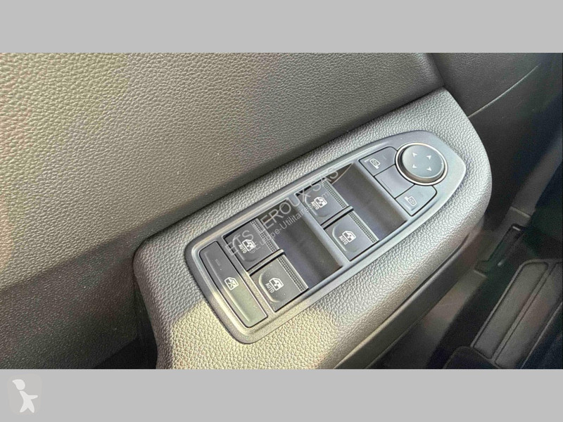 Лекотоварен автомобил Renault CLIO V