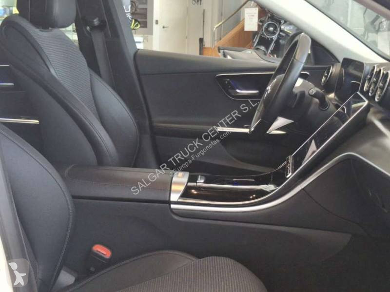 Комерційні автомобілі Mercedes 200