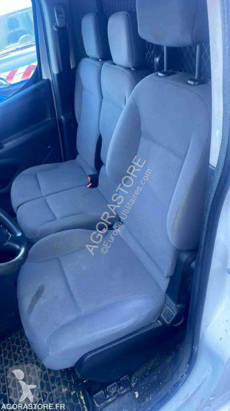 Комерційні автомобілі Peugeot PARTNER