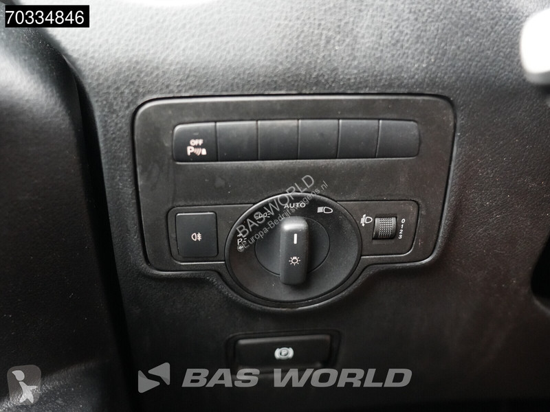 Лекотоварен автомобил Mercedes 114 Automaat...