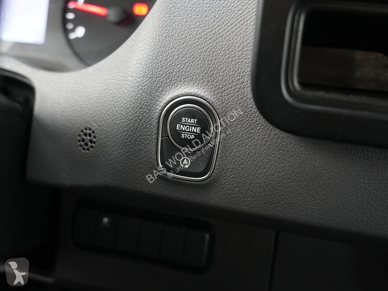 Лекотоварен автомобил Mercedes 311 CDI