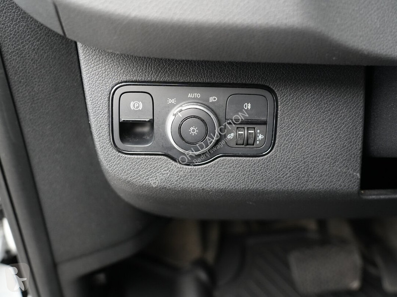 Лекотоварен автомобил Mercedes 312