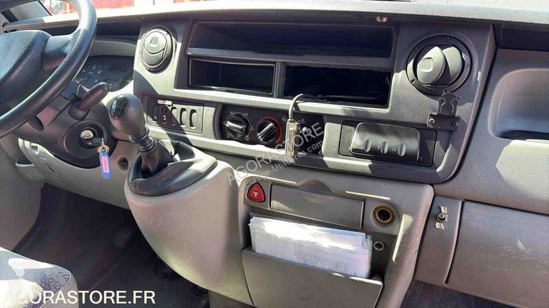 Лекотоварен автомобил Renault MASTER