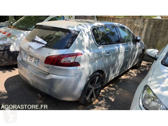 Коммерческий автомобиль