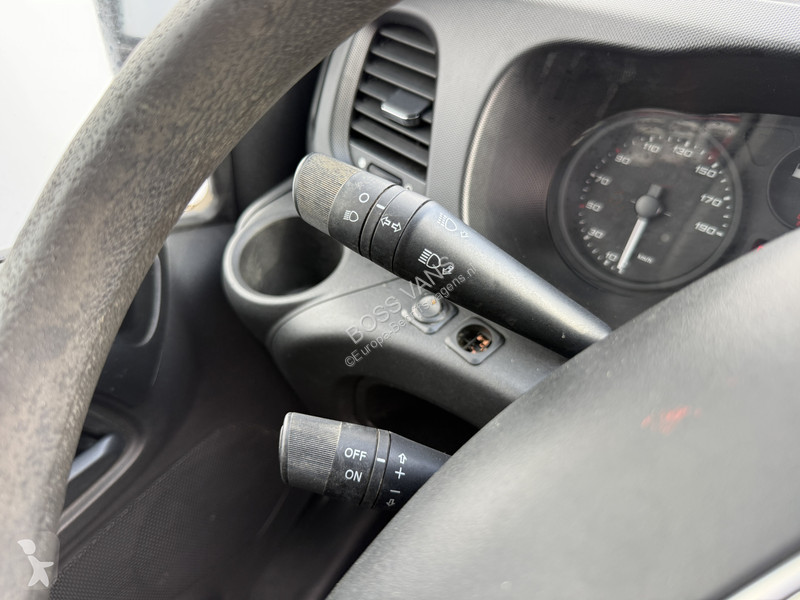 Furgoneta Iveco 35S14 2.3 352 L2H2 Airco Cruise...