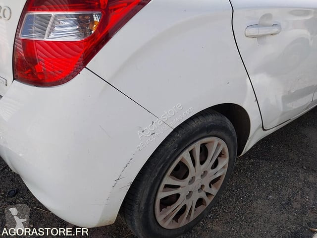 Коммерческий автомобиль