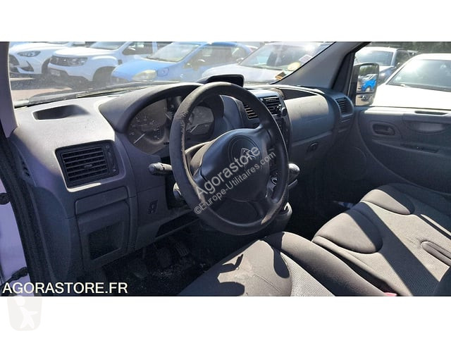 Коммерческий автомобиль